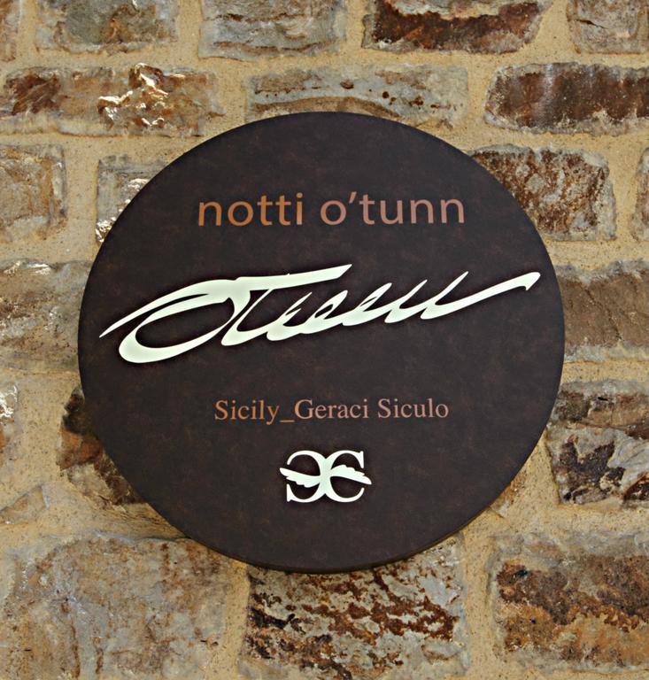 Notti O' Tunn Luxury Rooms In Centro Geraci Siculo Екстериор снимка