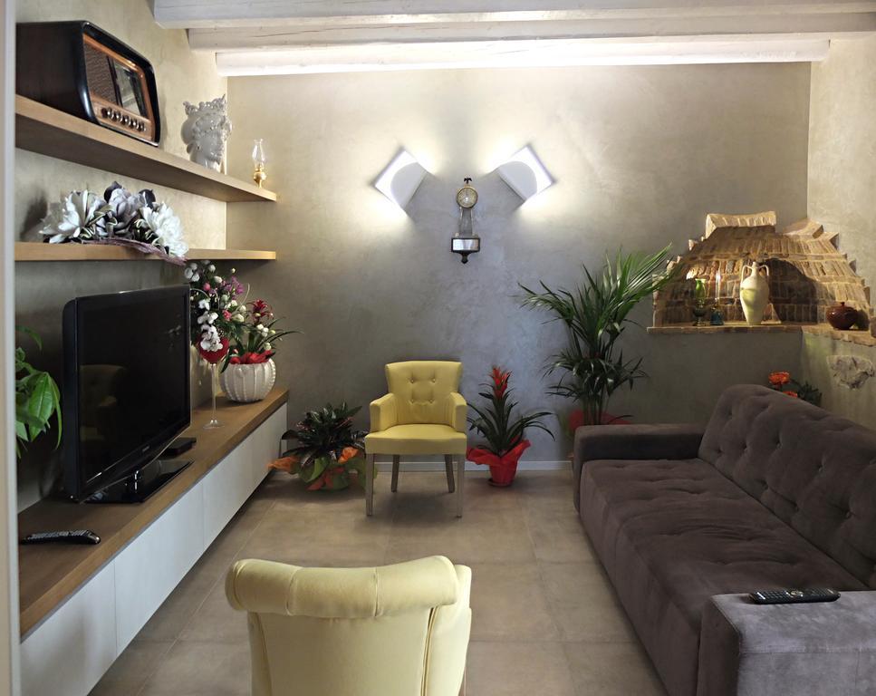 Notti O' Tunn Luxury Rooms In Centro Geraci Siculo Екстериор снимка