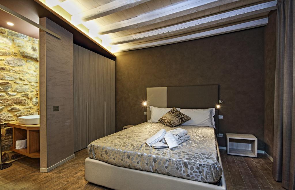 Notti O' Tunn Luxury Rooms In Centro Geraci Siculo Екстериор снимка