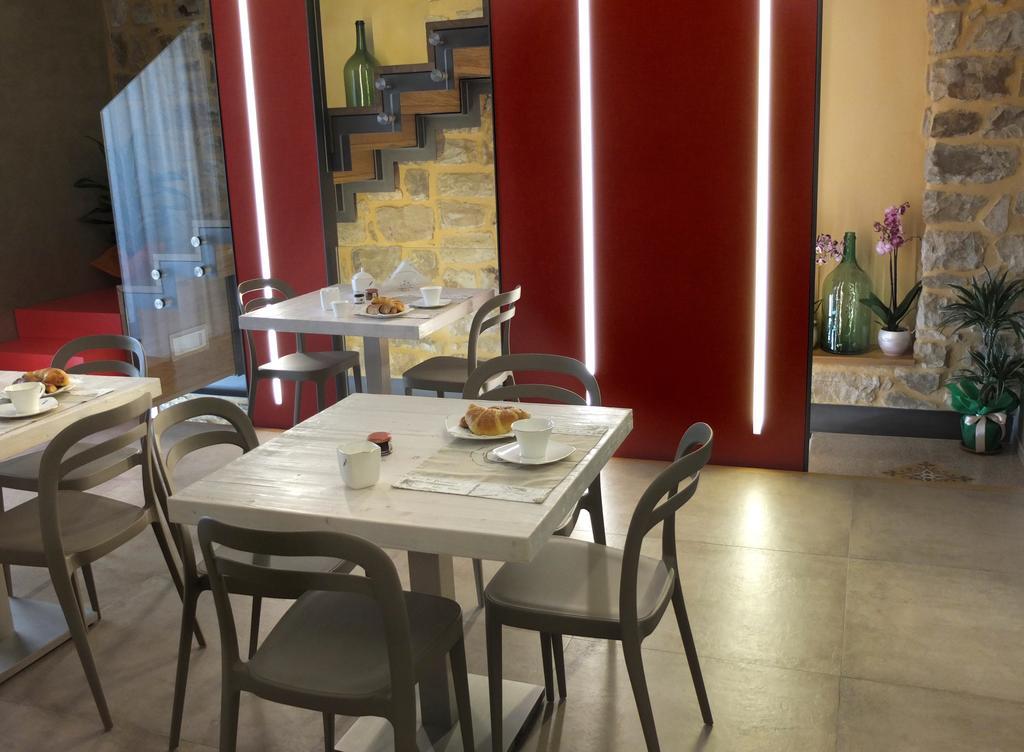 Notti O' Tunn Luxury Rooms In Centro Geraci Siculo Екстериор снимка