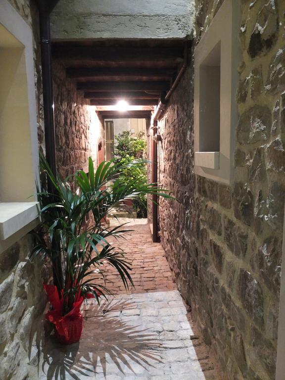 Notti O' Tunn Luxury Rooms In Centro Geraci Siculo Екстериор снимка